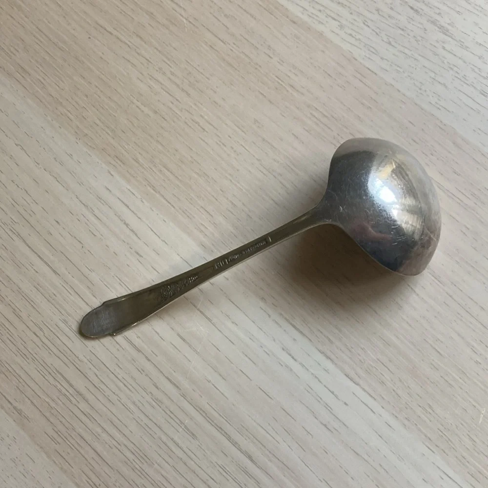Vintage Gravy Silver Plated Ladle WM. ROGERS & SON IS, The GARDENIA Pattern 1941